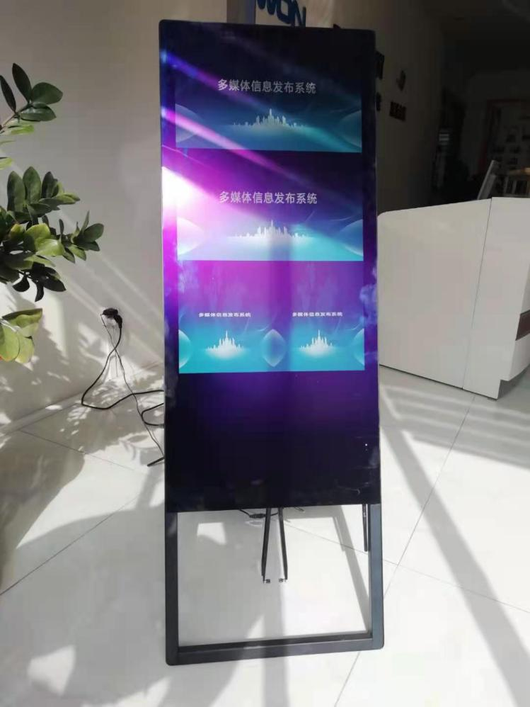條形智能陽光屏智慧升級，功耗減倍體驗加倍